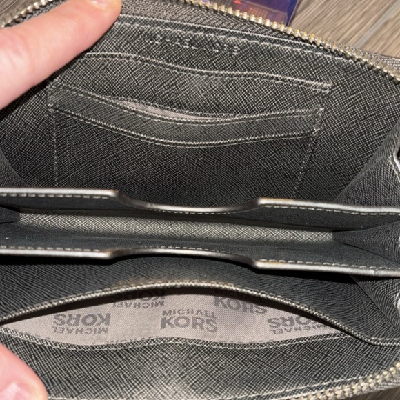 Michael Kors Mirrored Metallic Grey Wallet Wristlet - Picture 4 of 4